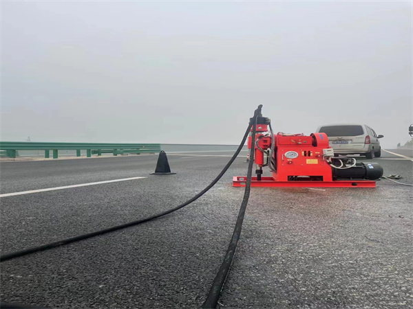 修水马路路基路面开裂下沉注浆加固灌浆